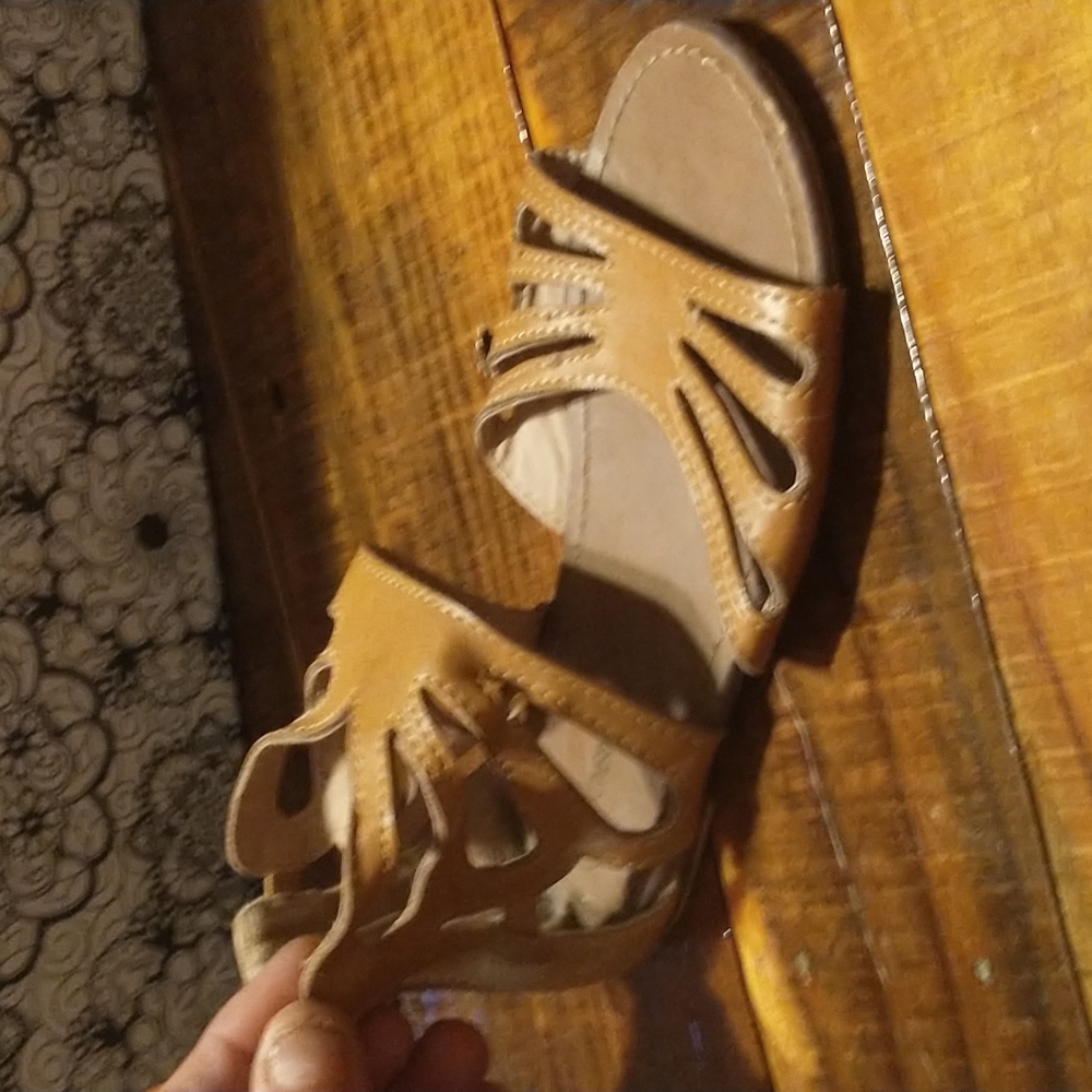 Girls sandals
